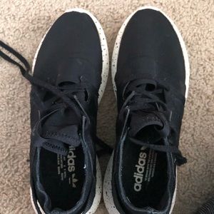 Black adidas W/ speckled bottoms